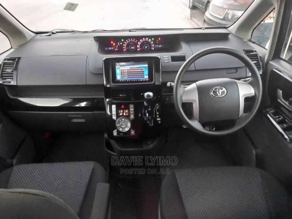 Toyota Noah 2007 Black