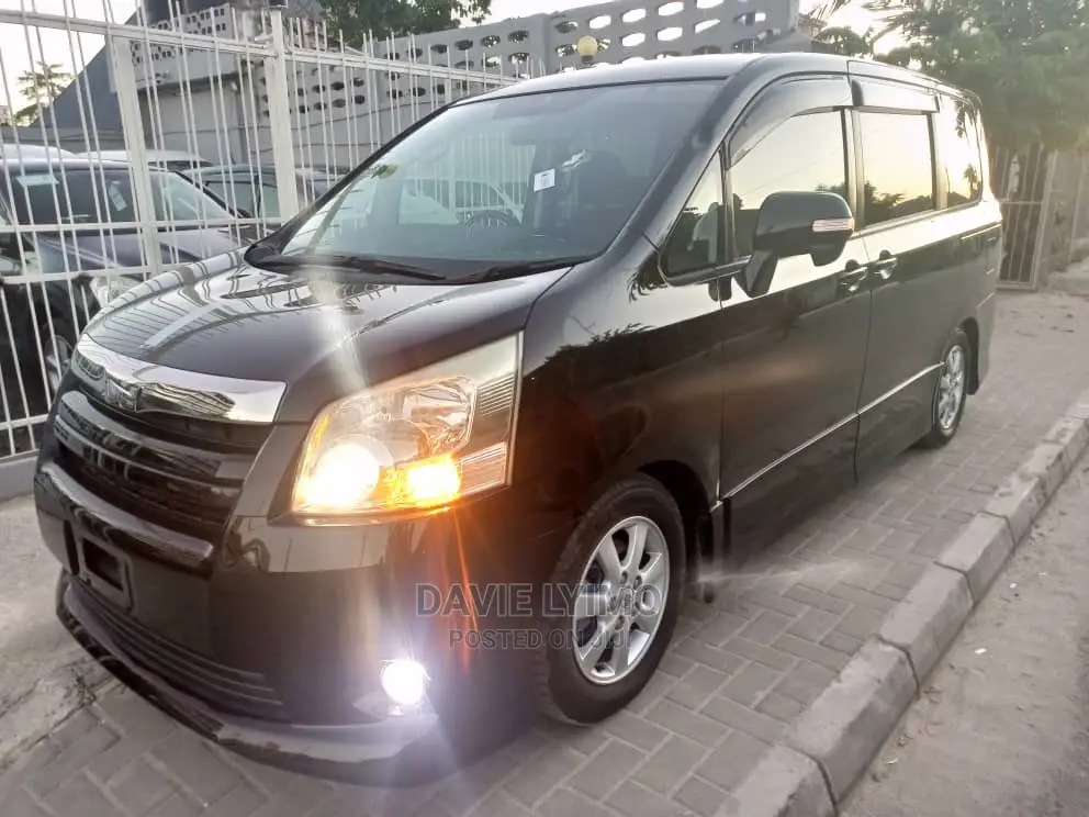 Toyota Noah 2007 Black