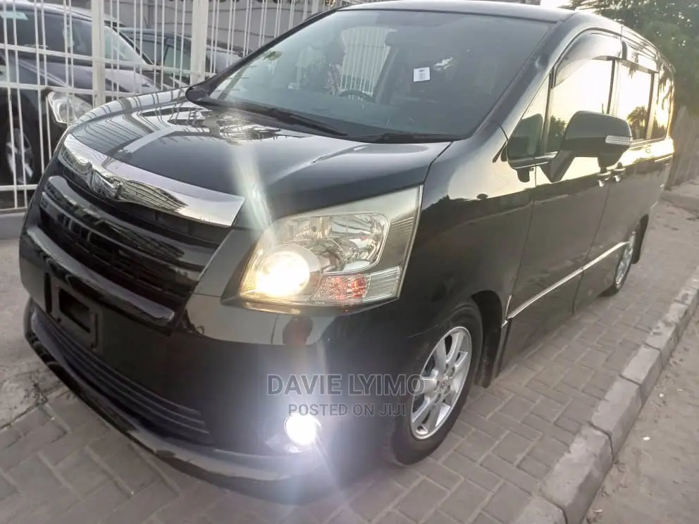 Toyota Noah 2007 Black
