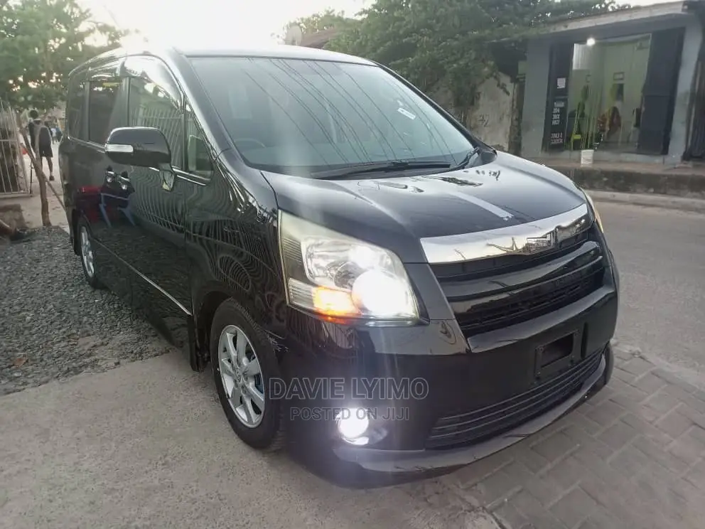 Toyota Noah 2007 Black