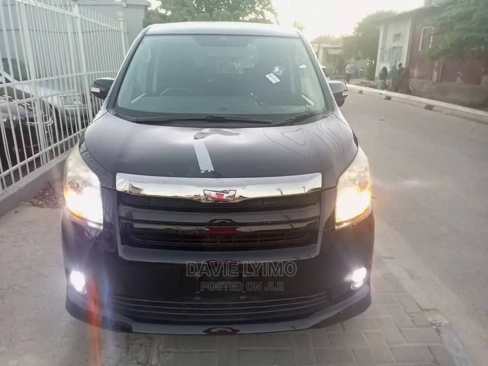 Toyota Noah 2007 Black