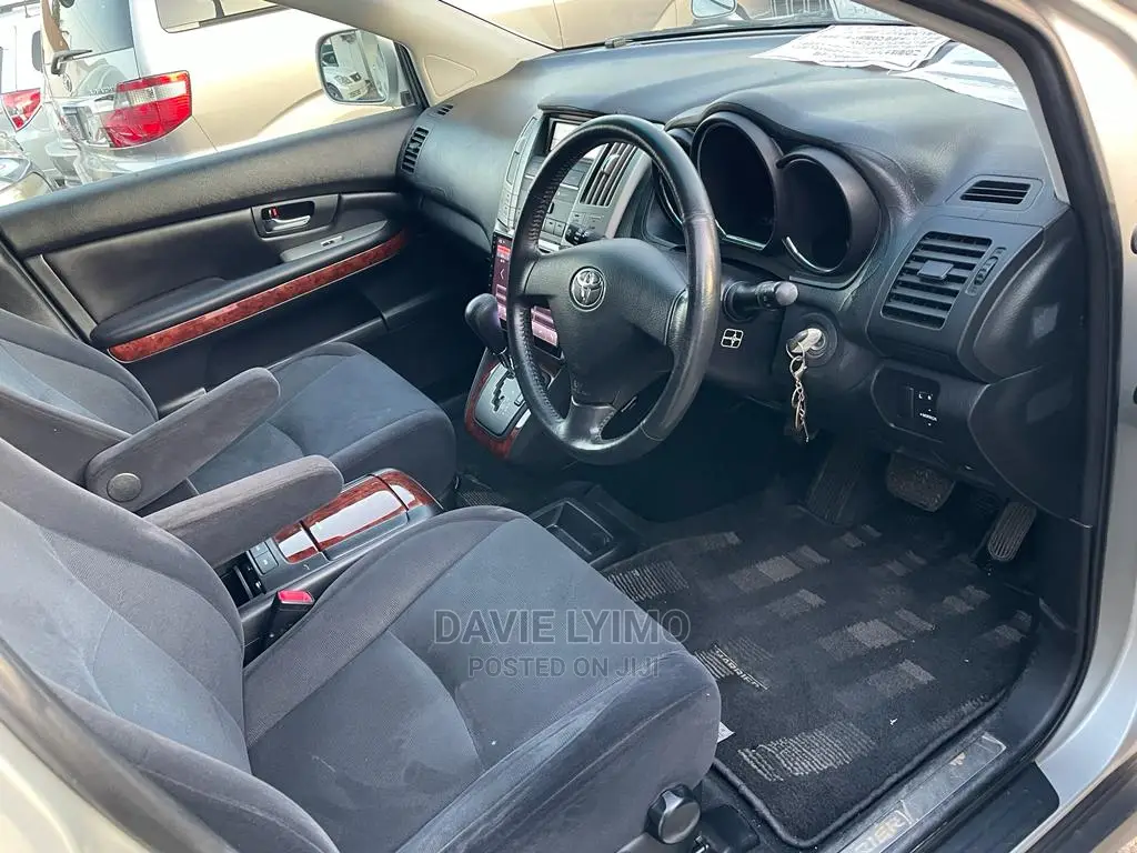 Toyota Harrier 2005 Silver
