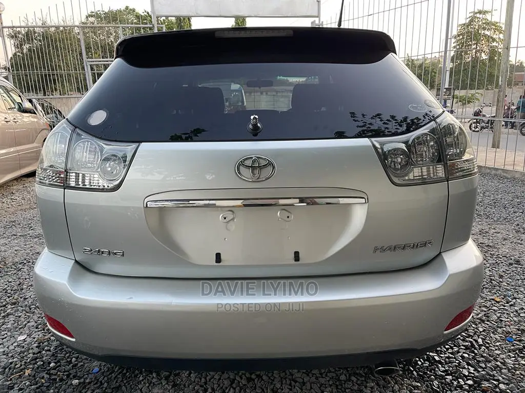 Toyota Harrier 2005 Silver