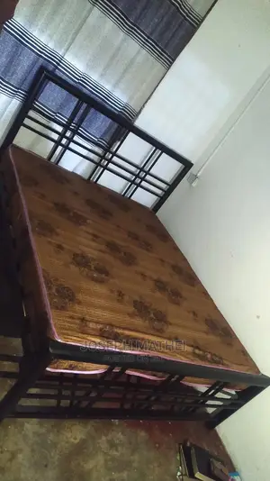 Kitanda Cha Chuma Na Godoro Inch 8