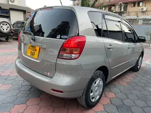 Toyota Corolla Spacio 2004 Gold
