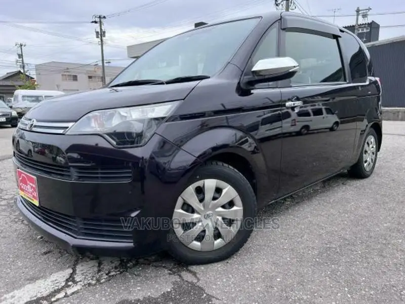 Toyota Spade 2015 Black