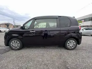 Toyota Spade 2015 Black