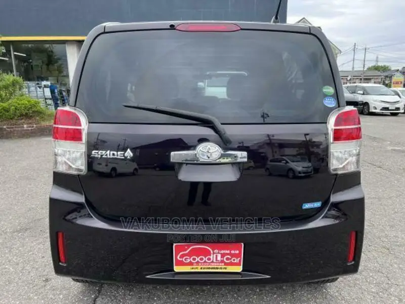 Toyota Spade 2015 Black
