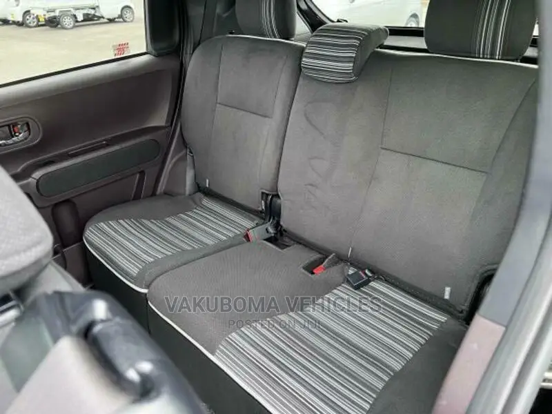 Toyota Spade 2015 Black