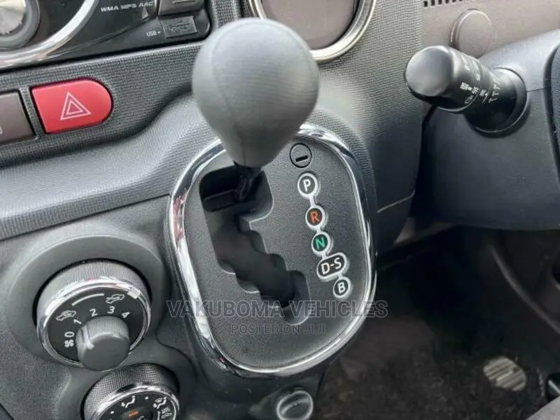 Toyota Spade 2015 Black