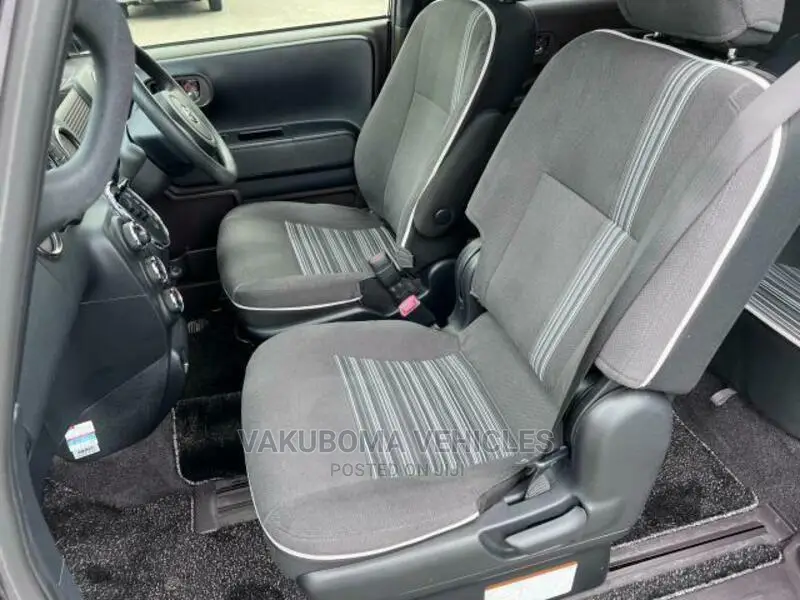 Toyota Spade 2015 Black