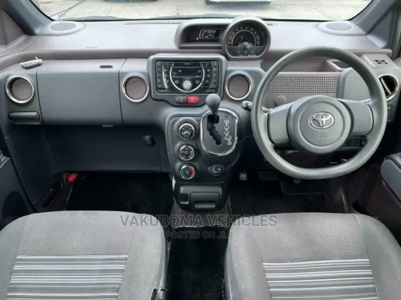 Toyota Spade 2015 Black