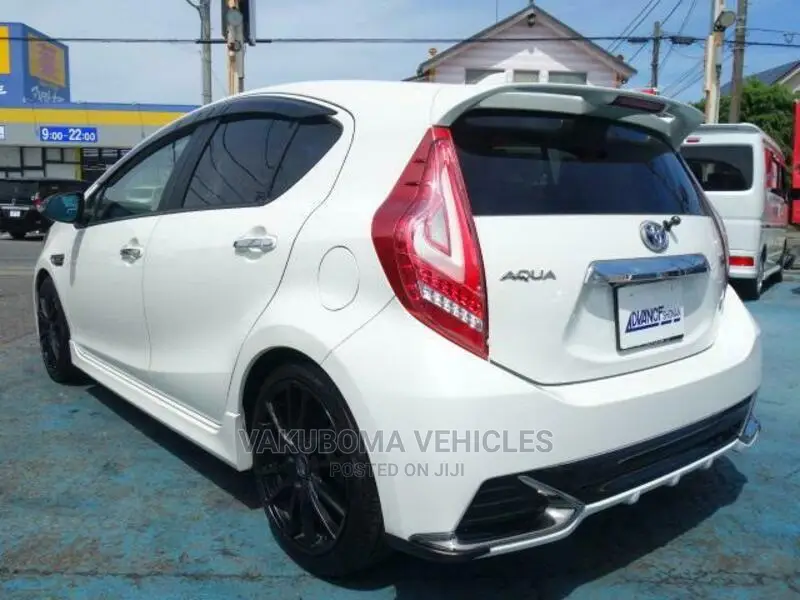 Toyota Aqua 2015 White