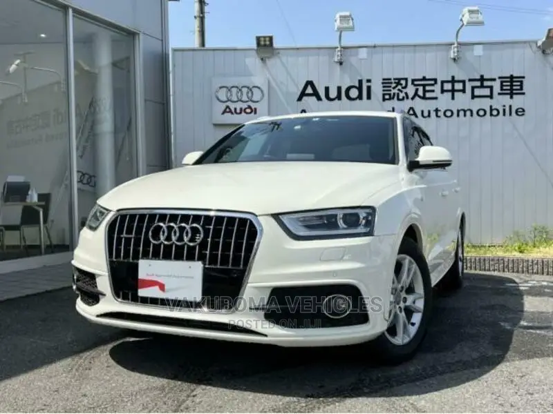 Audi Q3 2013 Pearl