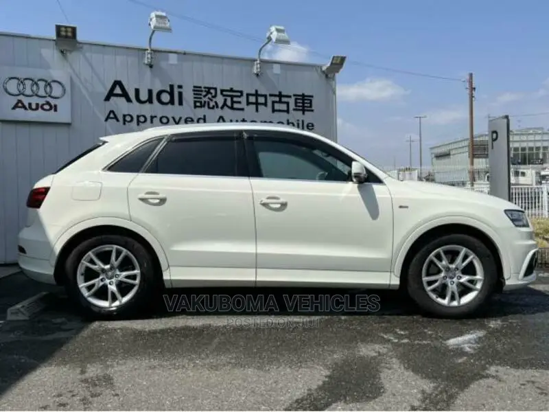 Audi Q3 2013 Pearl