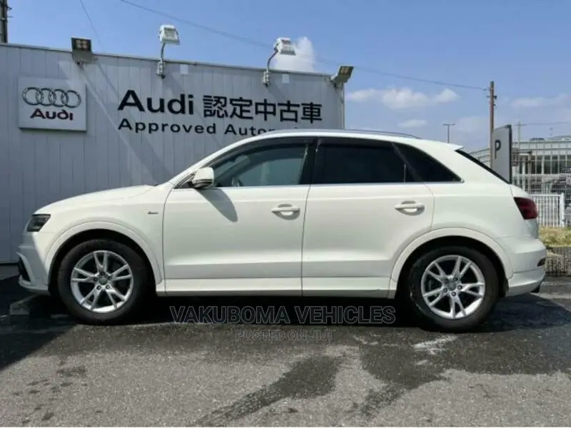 Audi Q3 2013 Pearl