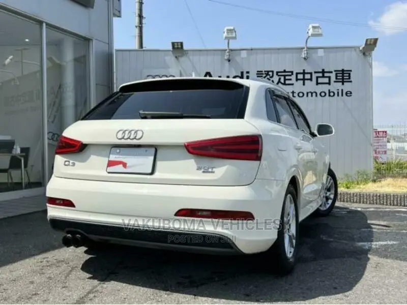 Audi Q3 2013 Pearl