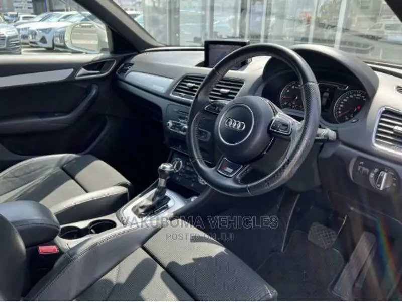 Audi Q3 2013 Pearl
