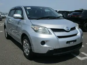 Toyota IST 2009 Silver