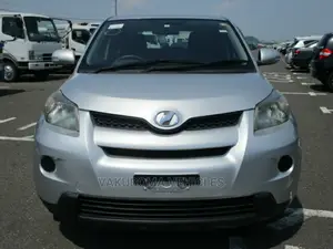 Toyota IST 2009 Silver