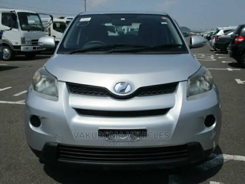 Toyota IST 2009 Silver