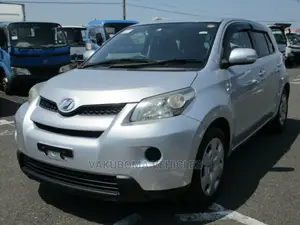 Toyota IST 2009 Silver