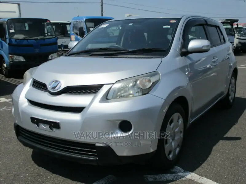 Toyota IST 2009 Silver