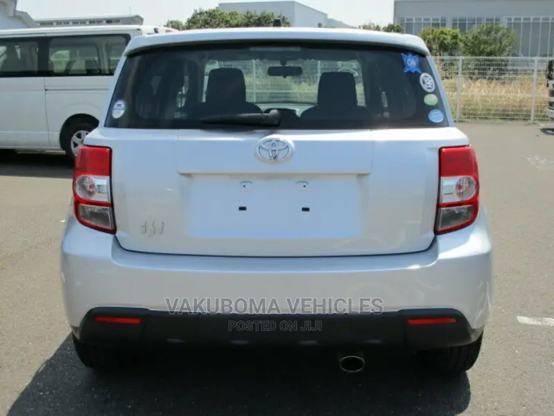 Toyota IST 2009 Silver