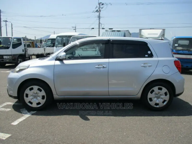 Toyota IST 2009 Silver