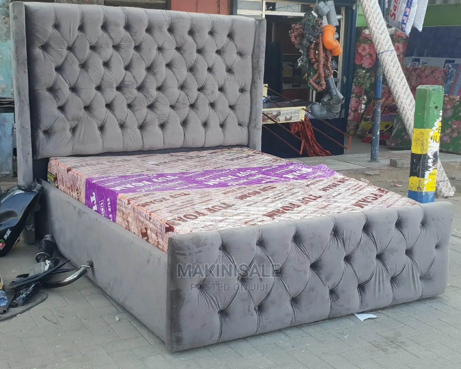 Kitanda Kizuri Sana Cha Sofa