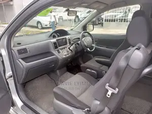 Toyota Raum 2007 Silver