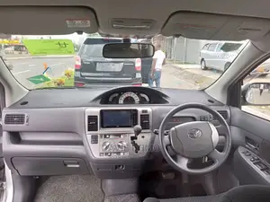 Toyota Raum 2007 Silver