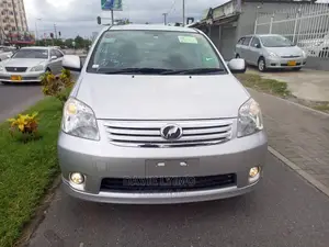 Toyota Raum 2007 Silver