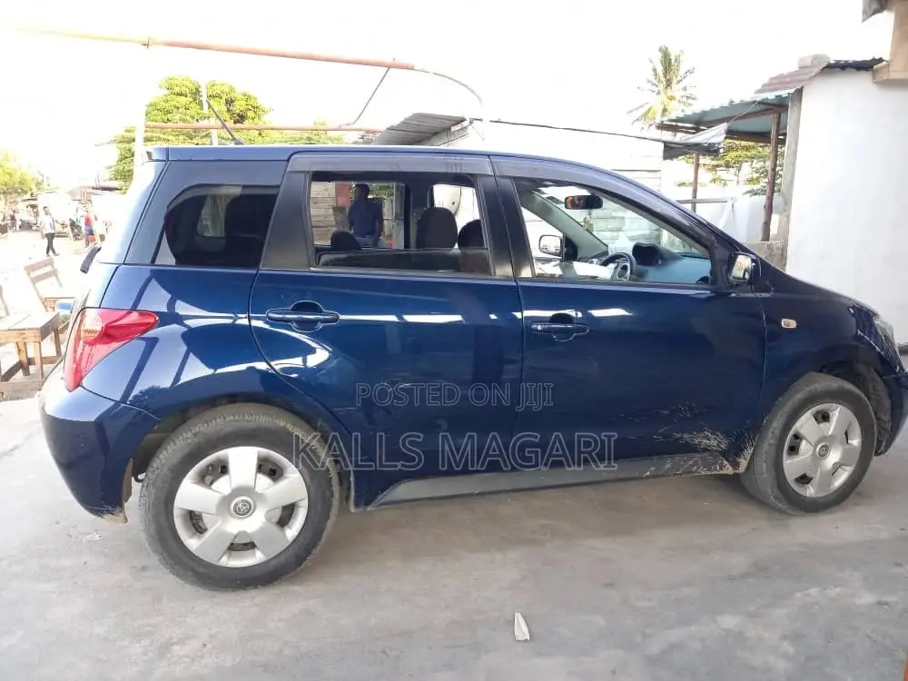Toyota IST 2003 Blue