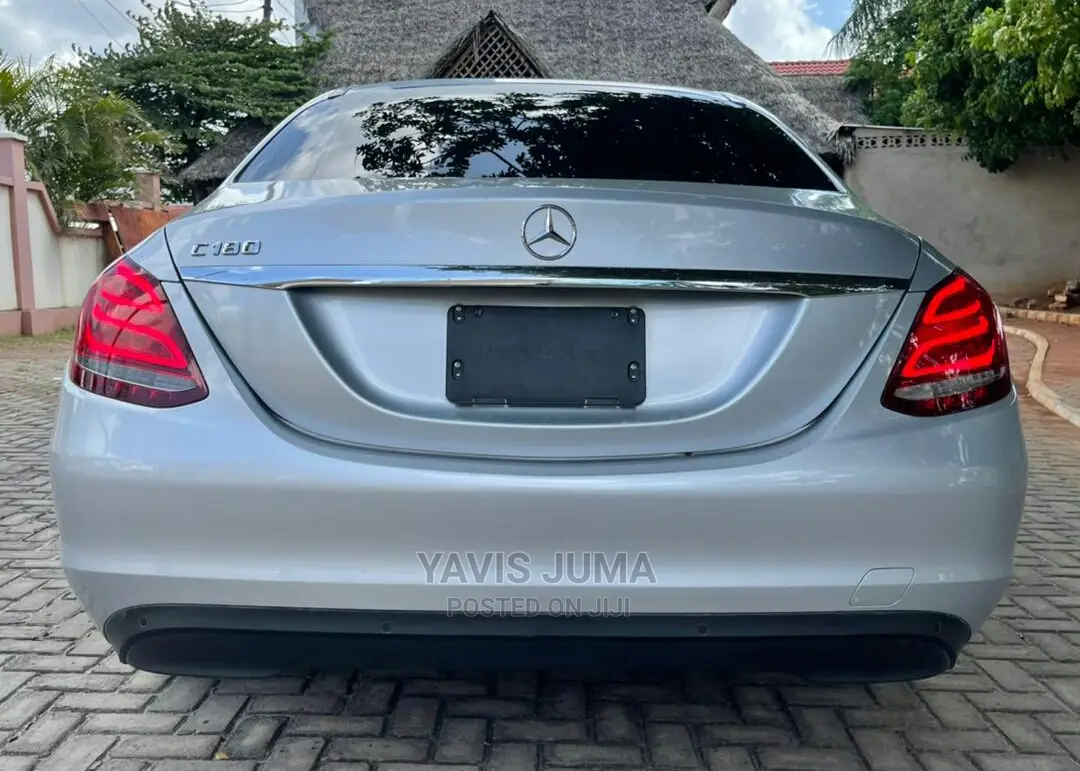Mercedes-Benz C180 2014 Silver