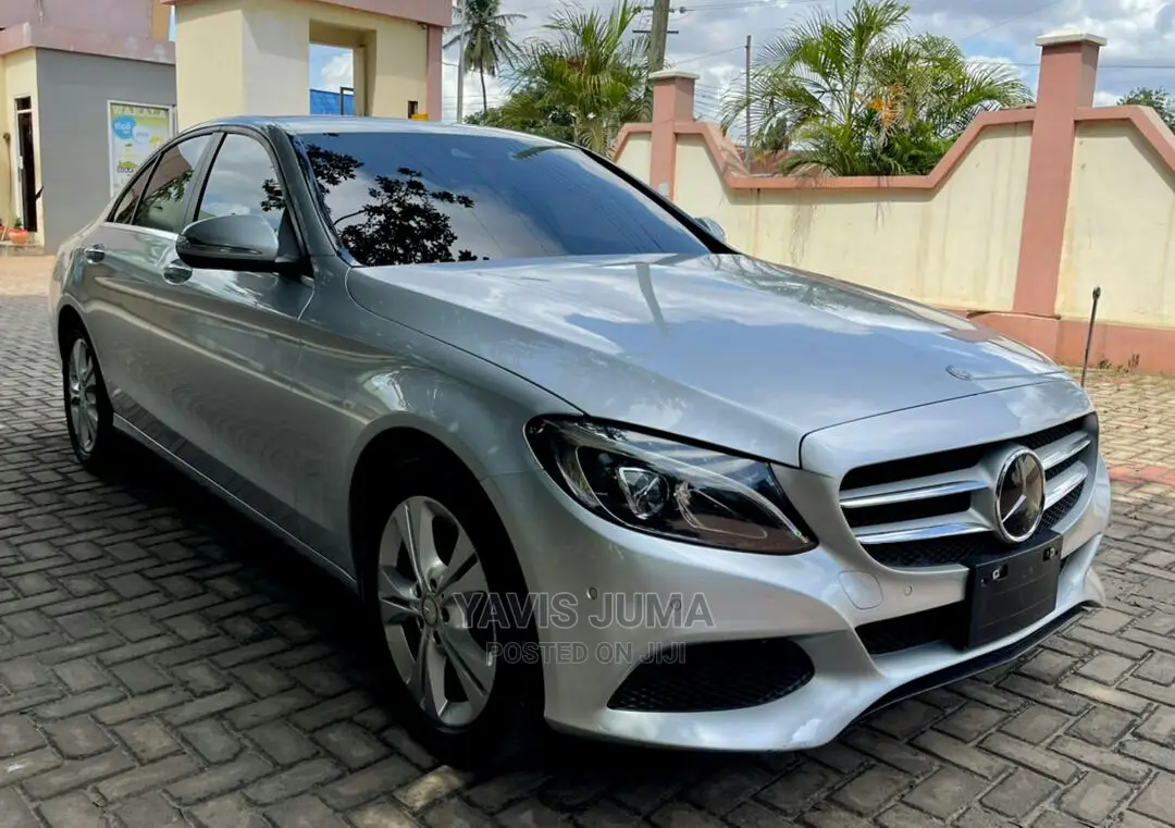 Mercedes-Benz C180 2014 Silver