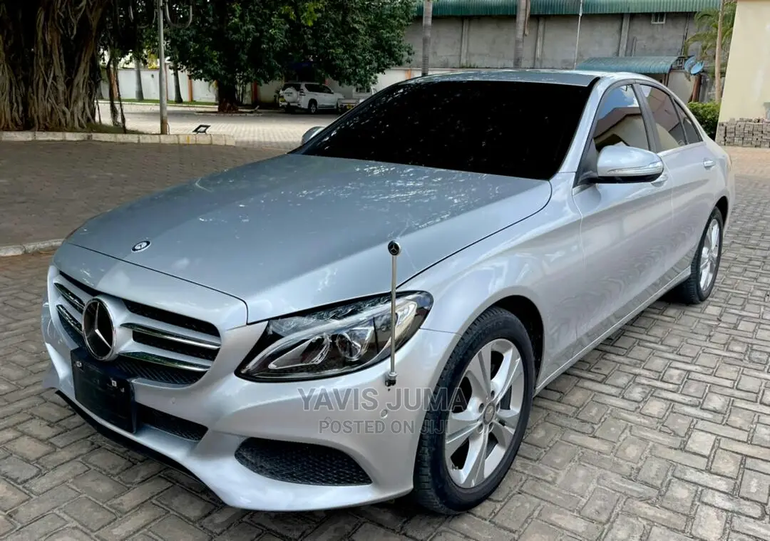 Mercedes-Benz C180 2014 Silver
