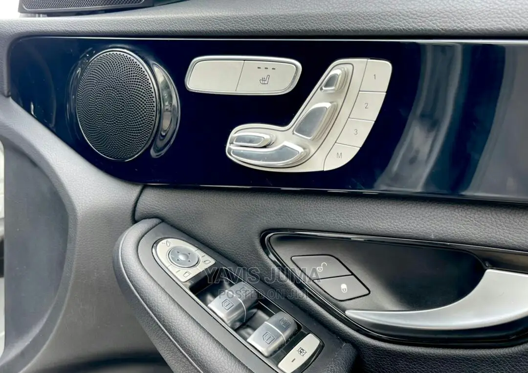 Mercedes-Benz C180 2014 Silver