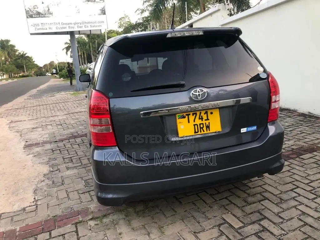 Toyota Wish 2005 Gray