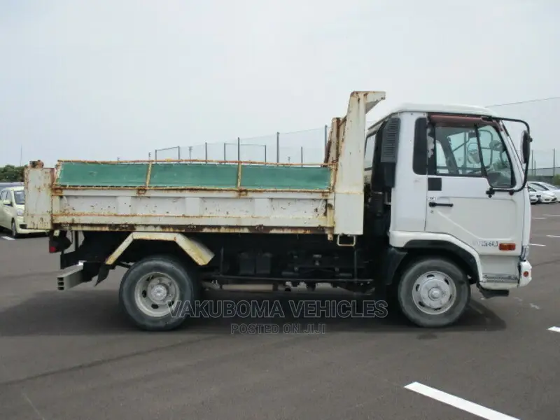 Nissan Condor Truck