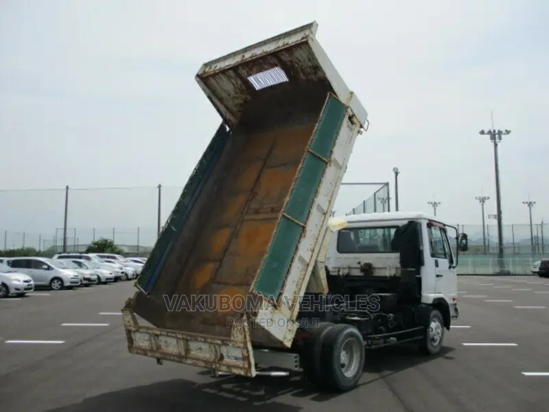 Nissan Condor Truck