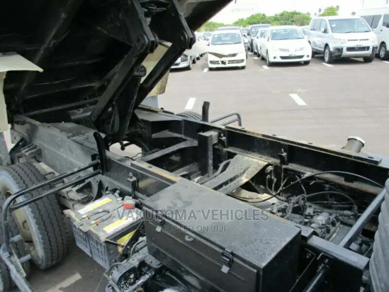 Nissan Condor Truck