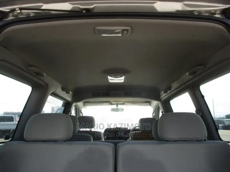 Toyota Noah 2.0 FWD (8 Seater) 2001 Silver