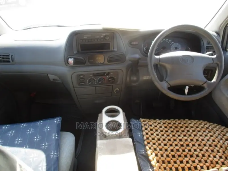 Toyota Noah 2.0 FWD (8 Seater) 2001 Silver