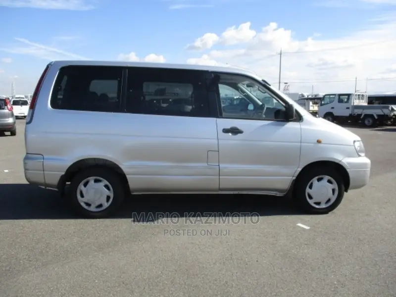 Toyota Noah 2.0 FWD (8 Seater) 2001 Silver