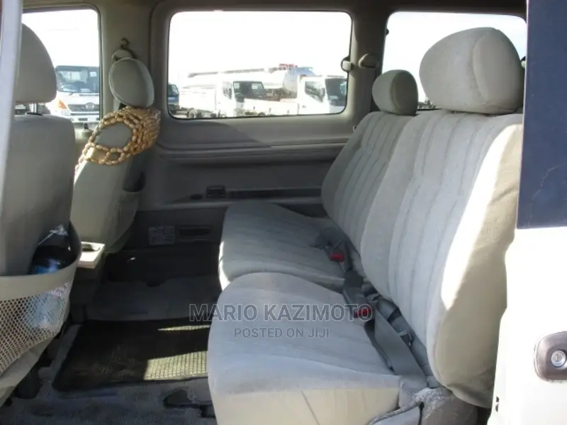 Toyota Noah 2.0 FWD (8 Seater) 2001 Silver