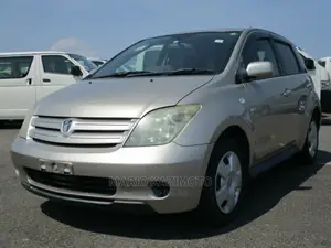 Toyota IST 2004 Gold