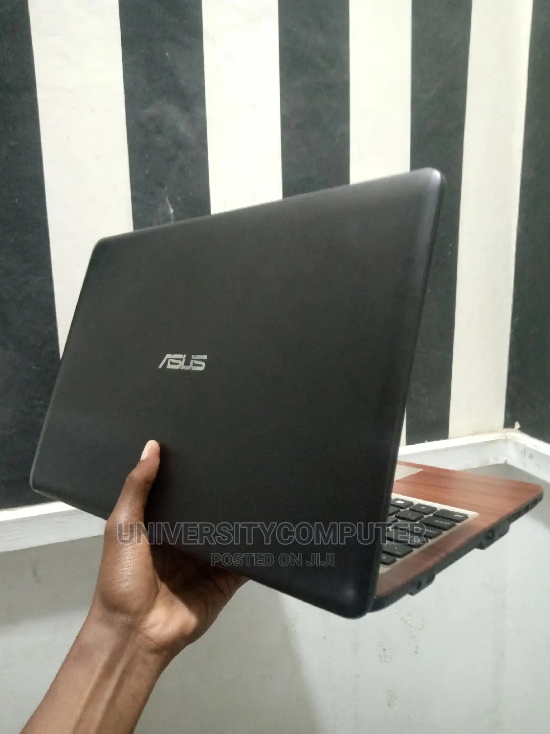 Laptop Asus A555LA 4GB Intel Pentium HDD 500GB
