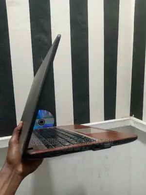 Laptop Asus A555LA 4GB Intel Pentium HDD 500GB