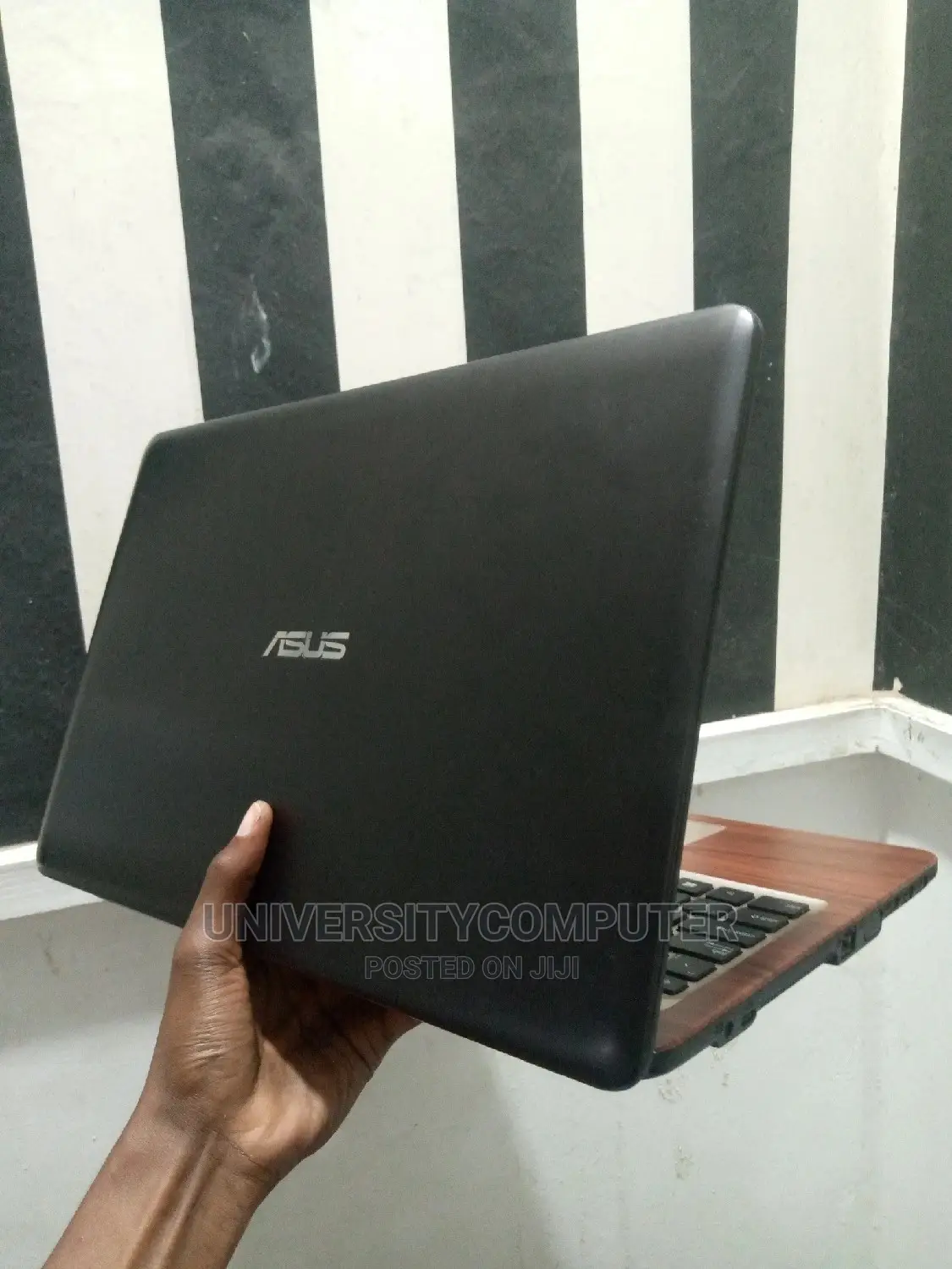 Laptop Asus A555LA 4GB Intel Pentium HDD 500GB